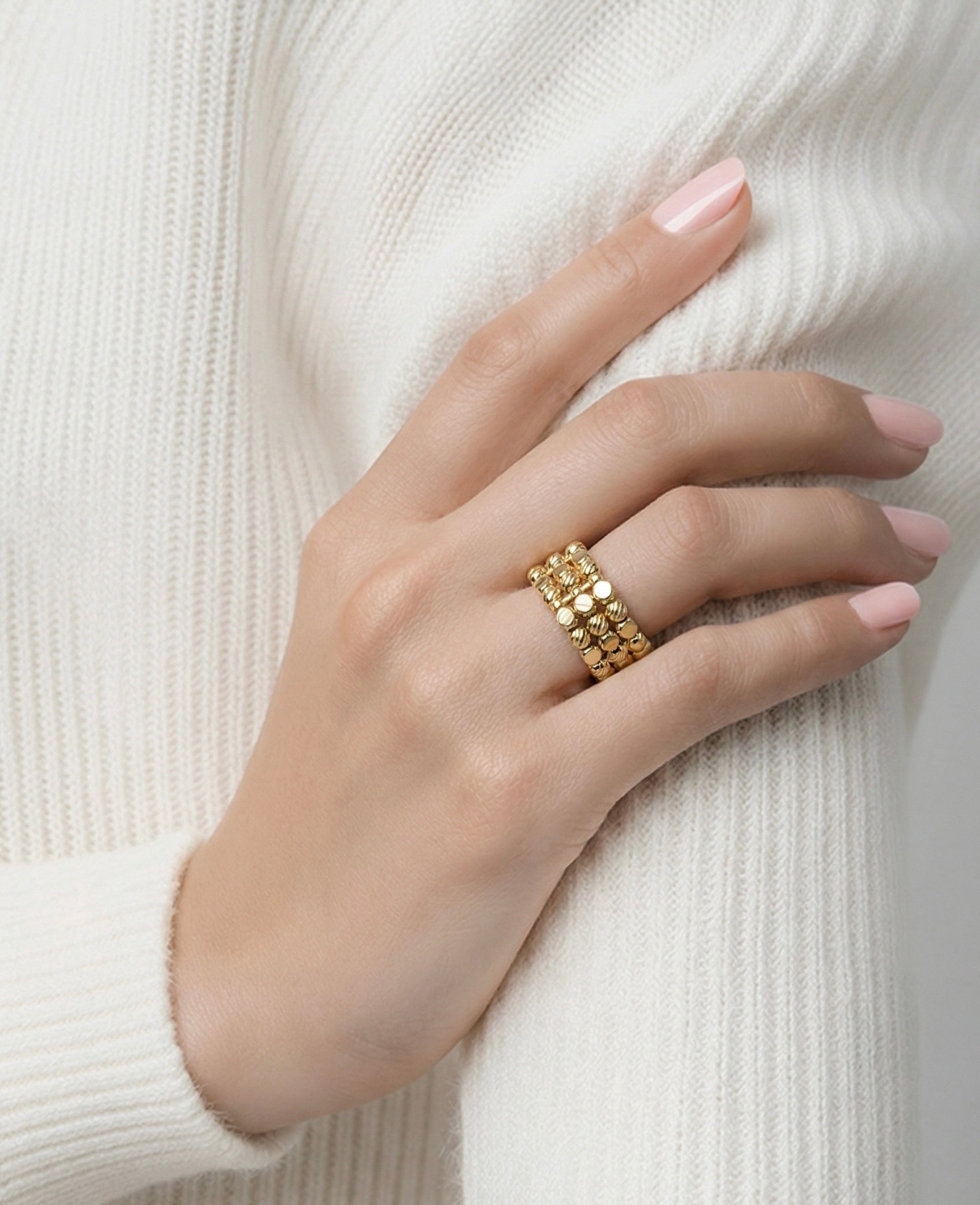 Golden charm üzük