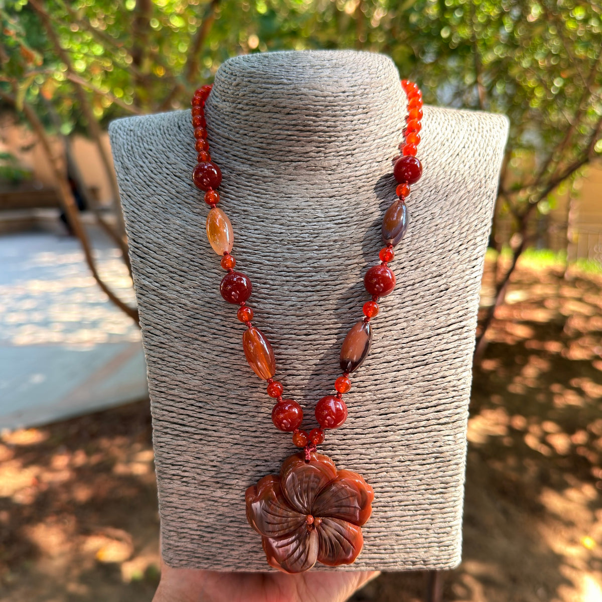 Serdolik boyunbağı vitrin görünüşü