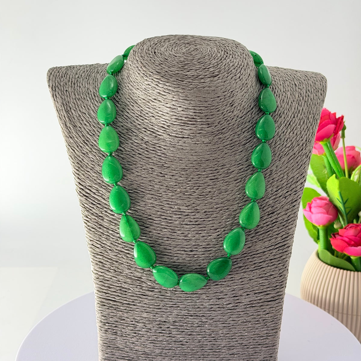 Yaşıl Jade boyunbağı – məhsul görünüşü